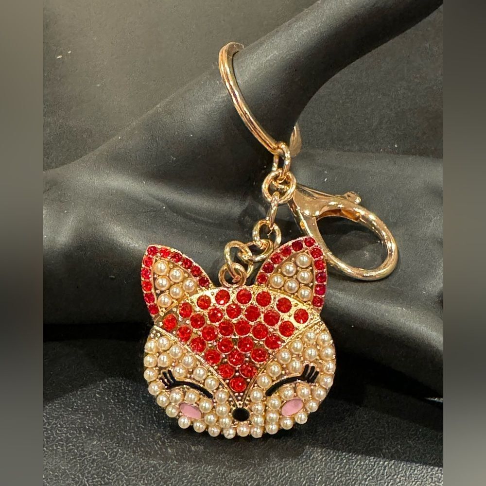 BAG CHARM  Gold Tone Red Crystal Kitty Face Charm Keychain Mint NWT